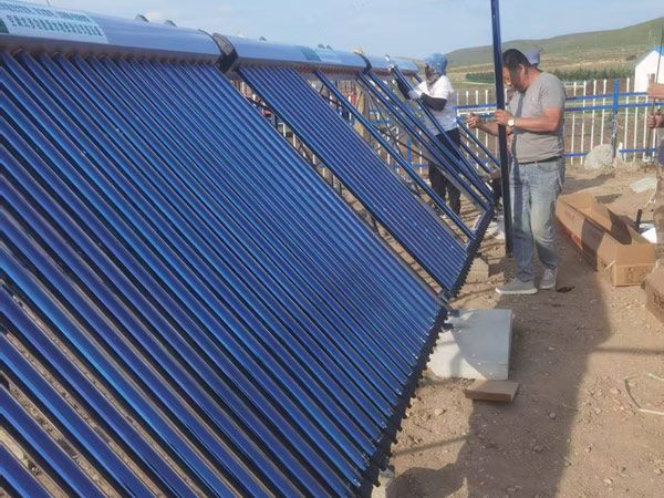 金属超导热管集热器