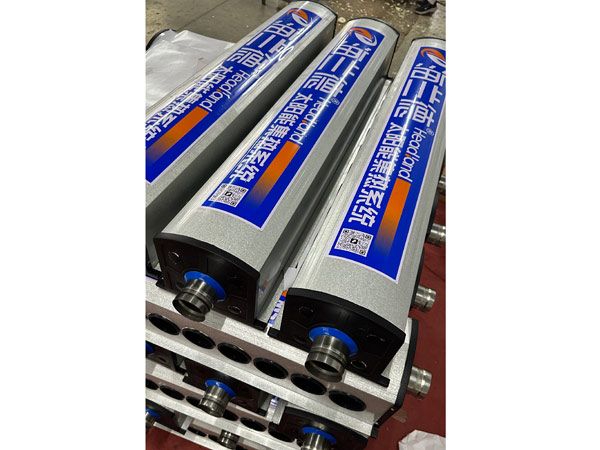 金属超导热管集热器