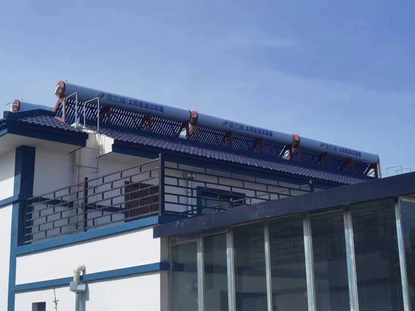 无动力太阳能热水器